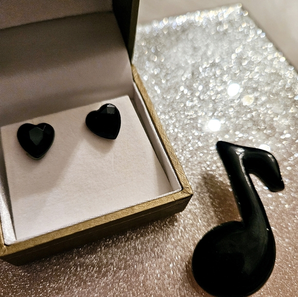 Vintage Plastic Music Note Brooch & Heart Earrings - Picture 5 of 5
